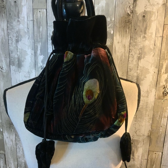 Peacock feather velvet cinch bag. - Picture 1 of 4